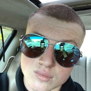 Meet your Posher, Warner